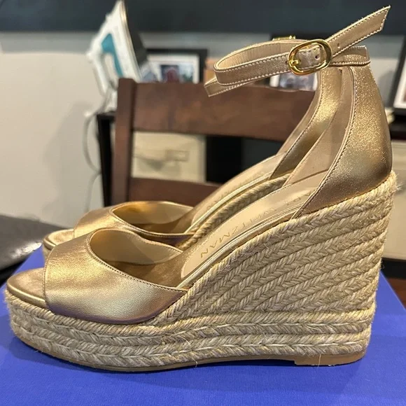 Stuart Weitzman Nudist Curve Espadrille Metallic Gold Wedge Sandals - Picture 8 of 9